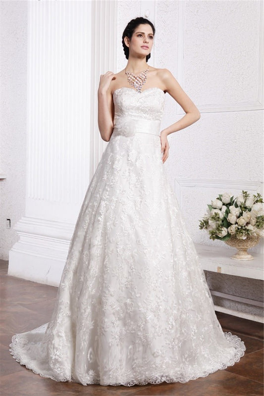 Long Sleeveless Sweetheart A-Line/Princess Sash Lace Wedding Dresses