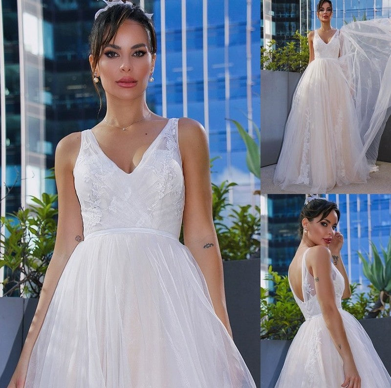 Sweep/Brush A-Line/Princess Tulle Sleeveless Applique V-neck Train Wedding Dresses