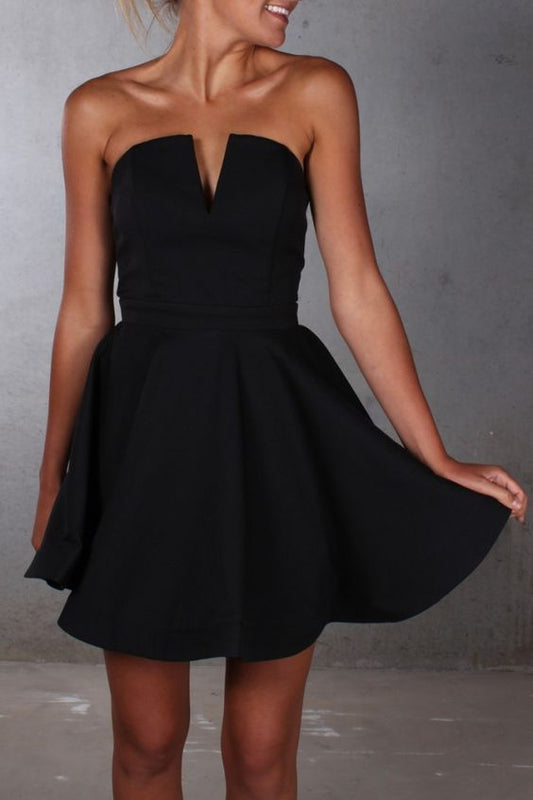 Satin Homecoming Dresses Carly A Line Black Pleated V Neck Strapless Backless Simple Short