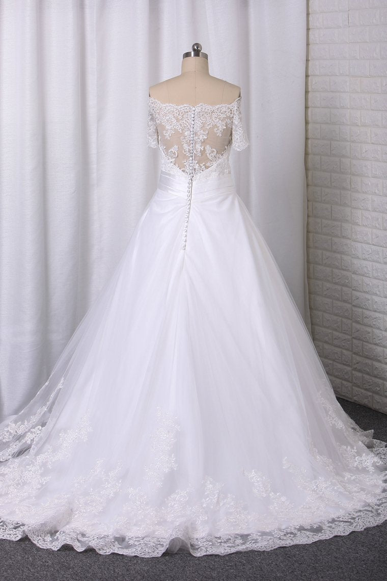 2024 A Line Boat Neck Wedding Dresses Short Sleeves Tulle With Applique Chapel Train