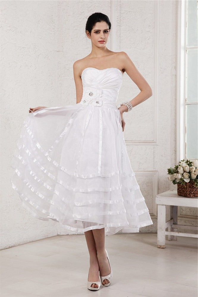 Organza Sleeveless Pleats Hand-Made Strapless A-Line/Princess Short Flower Taffeta Wedding Dresses