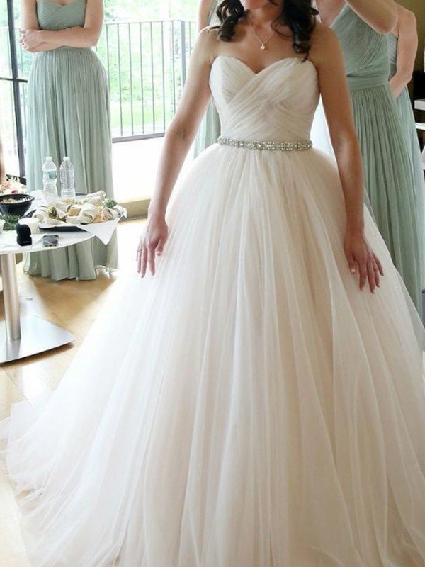Sleeveless Sweetheart Gown Floor-Length Ball Beading Tulle Wedding Dresses