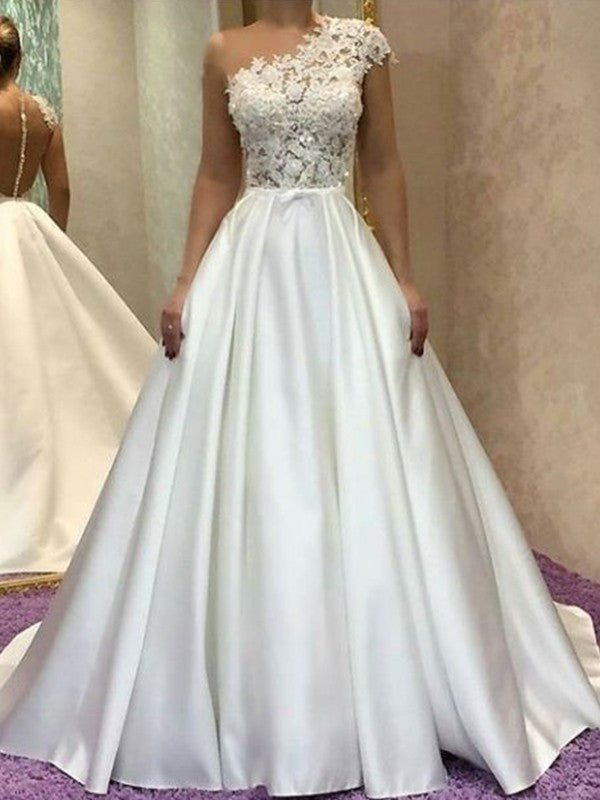 A-Line/Princess Train Lace Sweep/Brush Sleeveles Satin Wedding Dresses