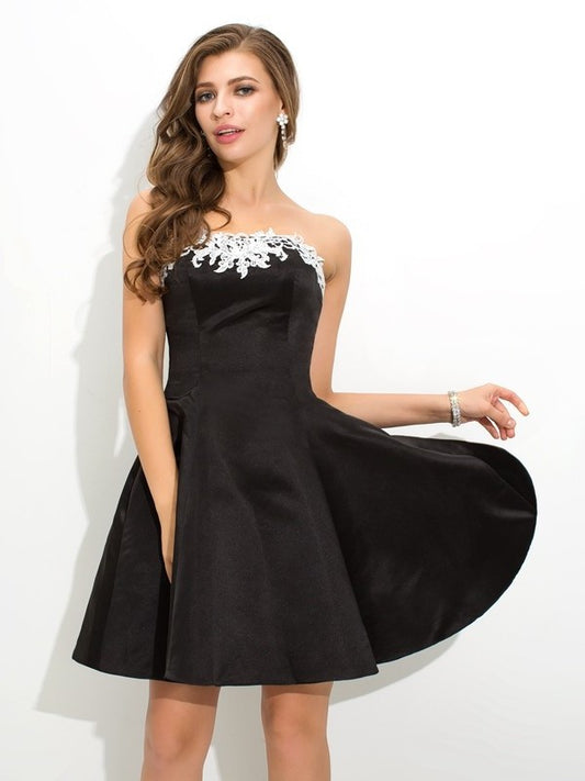 Strapless Short A-Line/Princess Sleeveless Applique Satin Cocktail Dresses