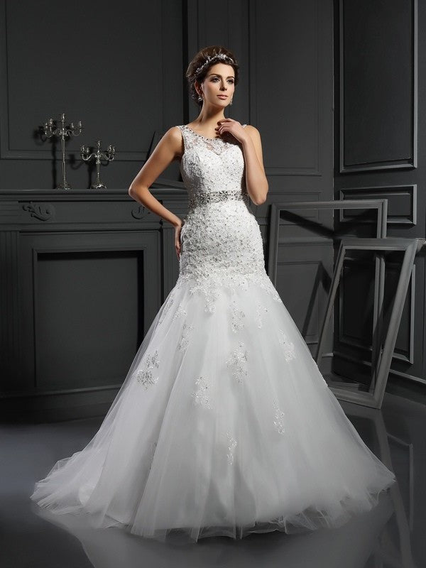 Scoop Long Sheath/Column Sleeveless Applique Net Wedding Dresses