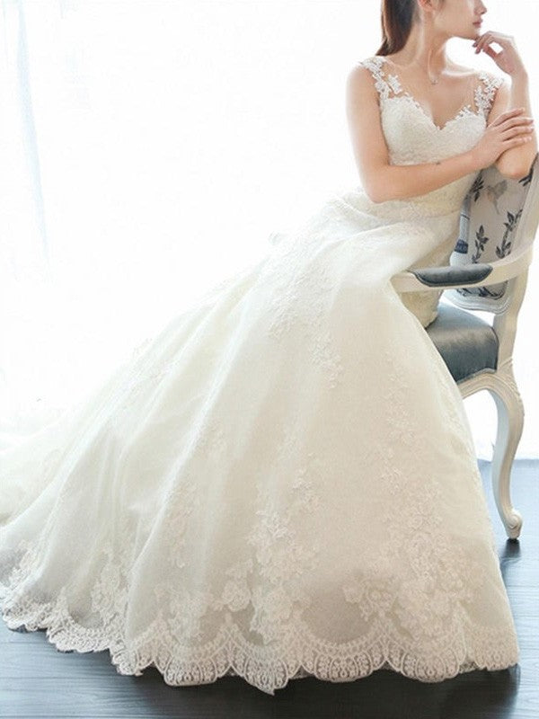 A-Line/Princess Court Train Sleeveless Applique V-neck Lace Wedding Dresses