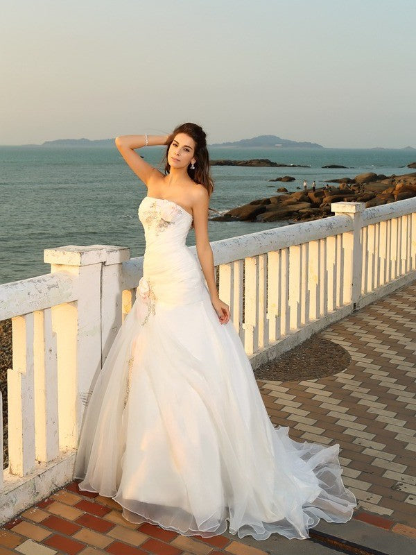 Flower Strapless Satin Long Sleeveless Ball Gown Hand-Made Beach Wedding Dresses