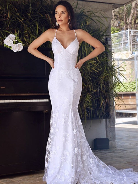 Trumpet/Mermaid Lace Spaghetti Sleeveless Court Straps Tulle Train Wedding Dresses