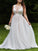 Train Sleeveless Scoop A-Line/Princess Lace Court Tulle Wedding Dresses