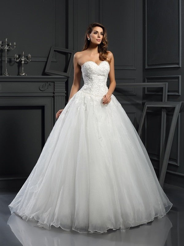 Sleeveless Long Sweetheart Beading Gown Ball Tulle Wedding Dresses