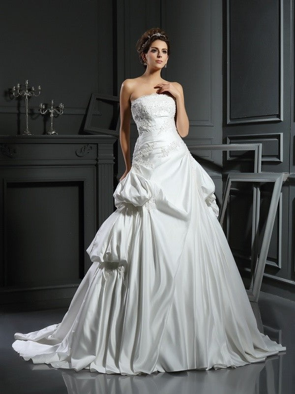 Gown Strapless Sleeveless Ball Long Applique Satin Wedding Dresses