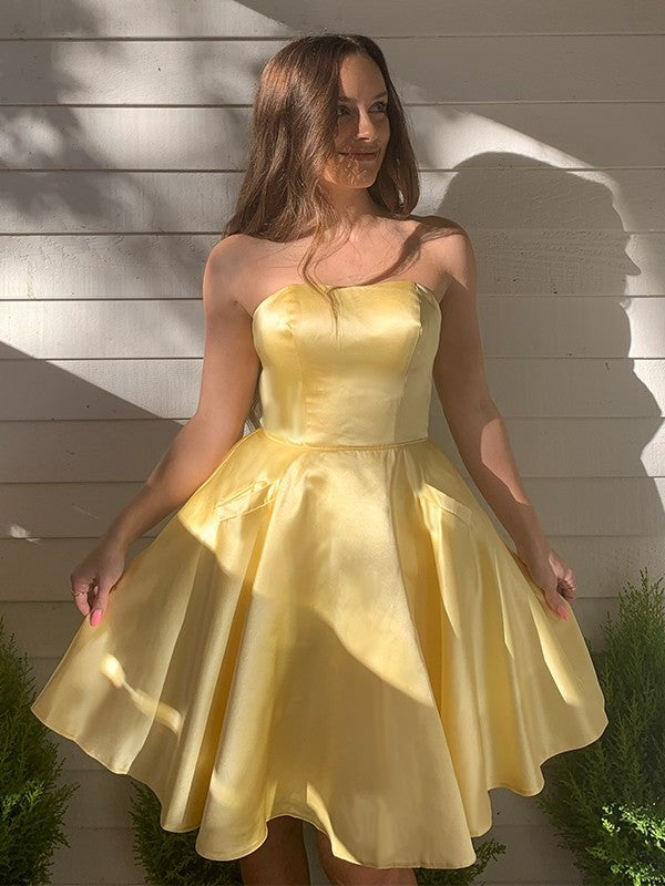 Ruffles Satin Sleeveless A-Line/Princess Strapless Short/Mini Homecoming Dresses