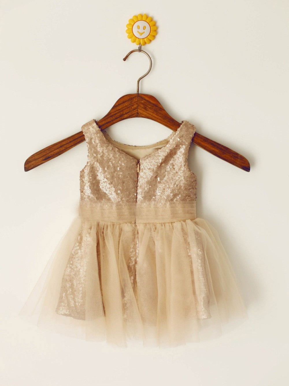 A-line/Princess Sleeveless Scoop Long Sequins Dresses