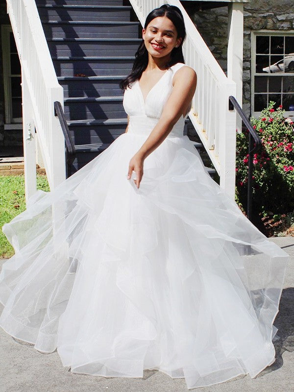 Sleeveless Ruffles Gown V-neck Ball Organza Floor-Length Wedding Dresses
