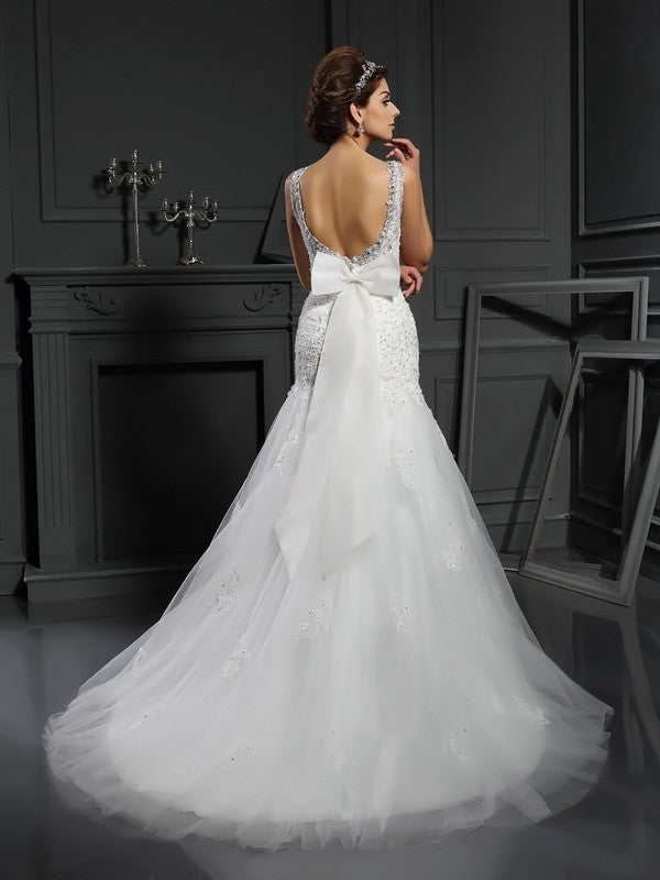 Scoop Long Sheath/Column Sleeveless Applique Net Wedding Dresses