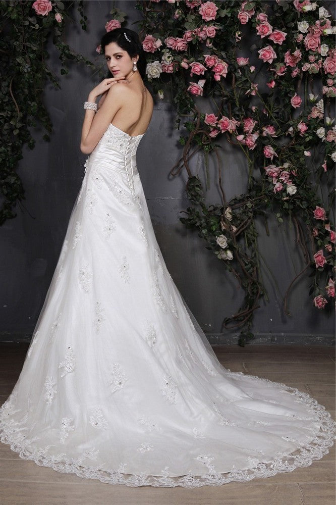 Beading Hand-Made Applique A-Line/Princess Strapless Flower Sleeveless Net Wedding Dresses