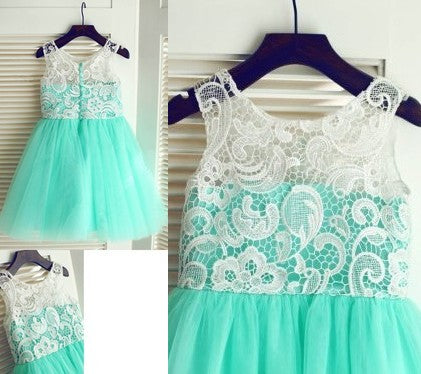 A-line/Princess Sleeveless Scoop Lace Long Tulle Dresses