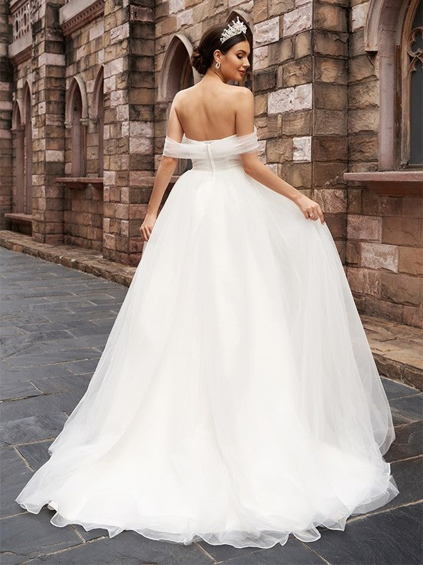 Off-the-Shoulder Sleeveless Tulle Sweep/Brush A-Line/Princess Ruched Train Wedding Dresses