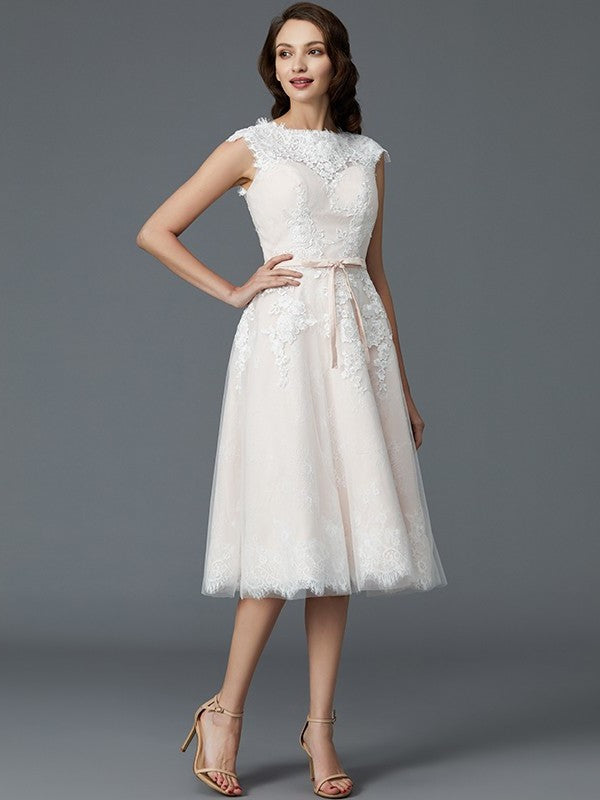Sleeveless Knee-Length Bateau A-Line/Princess Tulle Wedding Dresses