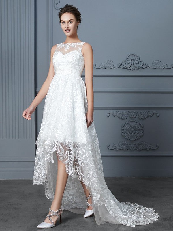 A-Line/Princess Asymmetrical Scoop Sleeveless Lace Wedding Dresses